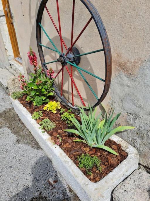 Gite Du Bibicherat Largillay-Marsonnay Esterno foto